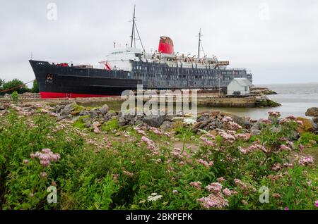 Llanerch-y-Mor, Royaume-Uni : 31 juillet 2019 : navire à vapeur de traversier de passagers, TSS Duke of Lancaster, exploité de 1956 à 1979. Il a ensuite été constamment encorché pour faire des opérations Banque D'Images