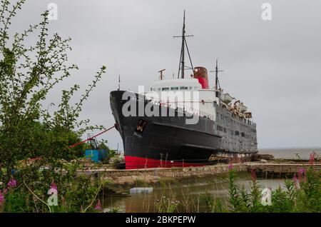 Llanerch-y-Mor, Royaume-Uni : 31 juillet 2019 : navire à vapeur de traversier de passagers, TSS Duke of Lancaster, exploité de 1956 à 1979. Il a ensuite été constamment encorché pour faire des opérations Banque D'Images