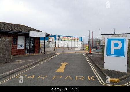 Les divertissements Beachlands à Hayling Island, dans le Hampshire, restent fermés alors que le Royaume-Uni continue de se maintenir en isolement pour aider à freiner la propagation du coronavirus. Banque D'Images