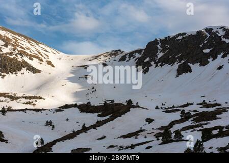 Paysage des lacs gelés de Siscaro à Canillo, Andorre. Banque D'Images