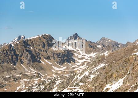 Paysage des lacs gelés de Siscaro à Canillo, Andorre. Banque D'Images