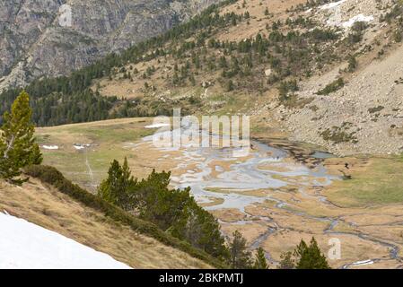 Paysage des lacs gelés de Siscaro à Canillo, Andorre. Banque D'Images