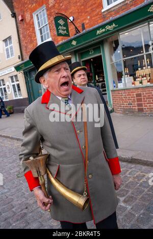 Crieur, Tutti, jour Hocktide annuel traditionnel festival, Hungerford, Berkshire, Angleterre Banque D'Images