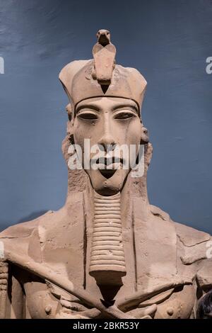 Égypte, haute Égypte, vallée du Nil, Louxor, musée de Louxor, buste du roi Akhenaton Banque D'Images