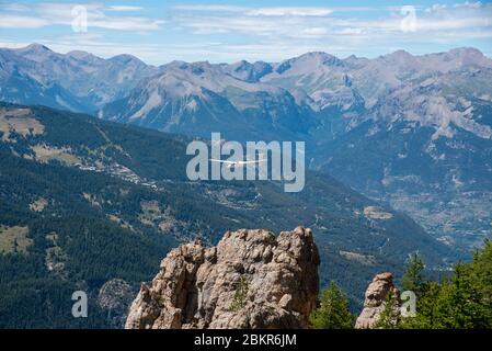 France, Hautes-Alpes (05), Parc naturel régional du Queyras, Réserve naturelle du Val d'Ecriins, Guillestre, Col de la Coulette, planeur Banque D'Images