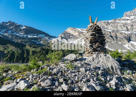 Suisse, Valais, trient, vallée du trient, lac Salanfe, cairn avec le col d'Emaney (2462 m) en arrière-plan Banque D'Images