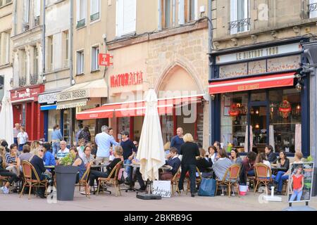 France, haute Vienne, Limoges, place des Bancs, terrasse du bar restaurant le Bistrot 1900 Banque D'Images