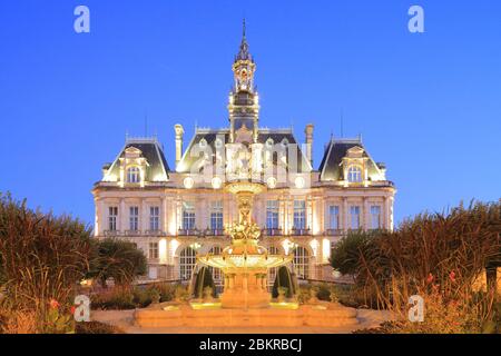 France, haute Vienne, Limoges, place Leon Betoulle, Hôtel de ville conçu dans un style néo-renaissance par Charles Alfred Leclerc et inauguré en 1883 Banque D'Images