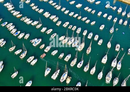 France, Morbihan, Arzon, Pointe de Kerpenhir, Le Crouesty marina (vue aérienne) Banque D'Images