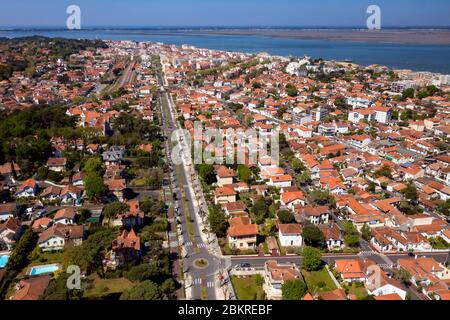 France, Gironde, bassin d'Arcachon, confinement de la COVID-19 (ou coronavirus), Arcachon pendant le confinement (vue aérienne) Banque D'Images