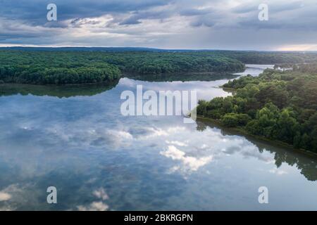 France, Ille-et-Vilaine, Iffendic, lac de Tremelin dans la forêt de Broceliande Banque D'Images