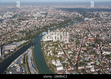 France, Val de Marne, Créteil, Bonneuil sur Marne, Port autonome de Paris sur la Seine, Saint Maur des fosses, confluence, eaux polluées (vue aérienne) Banque D'Images