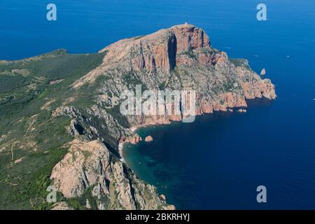 France. Corse du Sud, Gofle de Porto, commune de Piana, capo Rosso ou Capu Rossu, site naturel classé au patrimoine mondial par l'UNESCO (vue aérienne) Banque D'Images