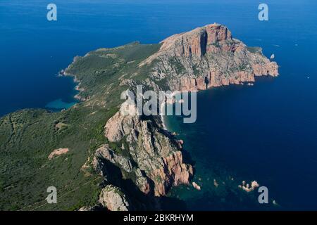 France. Corse du Sud, Gofle de Porto, commune de Piana, capo Rosso ou Capu Rossu, site naturel classé au patrimoine mondial par l'UNESCO (vue aérienne) Banque D'Images
