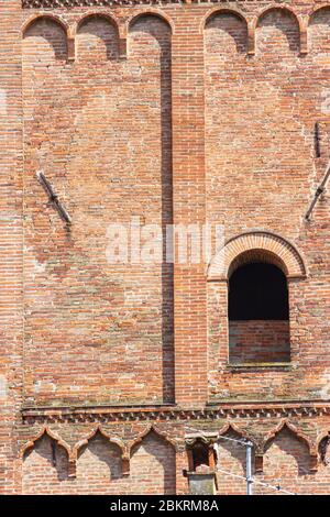 Détail de la Tour du clocher (Campanile) de la Cathédrale de Cesena / Cattedrale di San Giovanni Battista. Banque D'Images