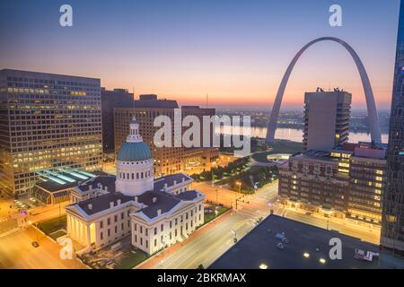 St Louis, Missouri, États-Unis vue sur le paysage urbain le matin. Banque D'Images