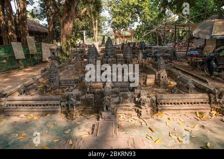 Cambodge, quartier de Siem Reap, orphelinat de petits anges et centre d'art khmer, reproduction miniature du temple d'Angkor Banque D'Images