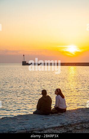France, Bouches du Rhône, Marseille, coucher de soleil depuis l'Esplanade du J4 Banque D'Images