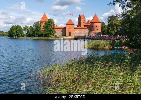 Lituanie (États baltes), Comté de Vilnius, Parc National historique de Trakai, Château de l'île (Salos Pili), Lac Galve Banque D'Images