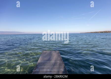 France, haute-Savoie, direction Nernier, ponton sur le lac Léman Banque D'Images