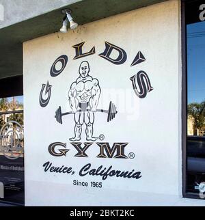 Venise, Californie, États-Unis. 05e mai 2020. Or's Gym a déposé une demande de protection contre la faillite au chapitre 11 à la suite de la pandémie COVID-19. Il y a plus de 700 gymnases Gold dans le monde, dont la majorité sont des franchises. Une déclaration du PDG Adam Zeitsiff indique : « cela a été une disation complète et totale de chacune de nos normes commerciales. Nous avons donc dû prendre des mesures rapides et décisives pour nous permettre de reprendre les mesures nécessaires. Crédit : Brian Cahn/ZUMA Wire/Alay Live News Banque D'Images