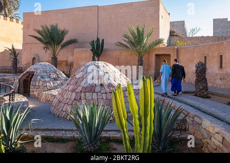 Maroc, région de Souss-Massa, Tiznit, le Printemps Bleu au coeur de la médina Banque D'Images