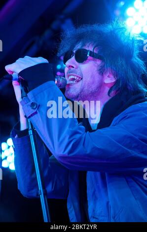 Ian McCulloch d'Echo et des Bunnymen sur scène au Moseley Folk Festival, Birmingham. 31 août 2012. Photo de Simon Hadley Banque D'Images