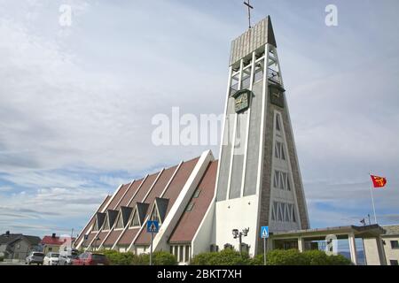 Hammerfest Church est une église paroissiale de l'église de Norvège dans la municipalité de Gamvik dans le comté de Troms og Finnmark, en Norvège. Banque D'Images