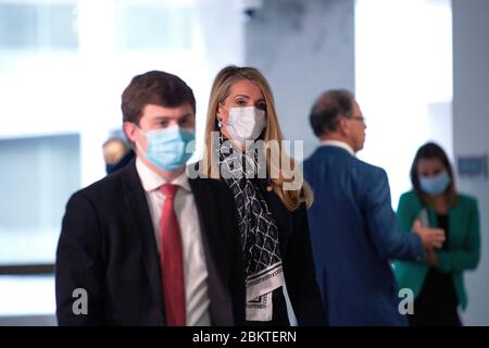 Washington, DC, États-Unis. 5 mai 2020. Le sénateur des États-Unis Kelly Loeffler (républicain de Géorgie) se rend aux déjeuners de la politique républicaine à l'édifice du bureau du Sénat Hart à Washington, DC, États-Unis, le mardi 5 mai 2020. Credit: Stefani Reynolds/CNP | usage dans le monde crédit: dpa/Alay Live News Banque D'Images