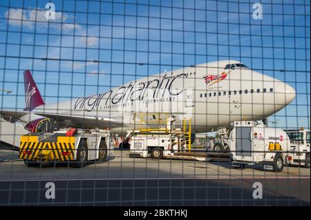 Glasgow, Royaume-Uni. 5 mai 2020. Photo : Virgin Atlantic (Ruby Tuesday) le Boeing 747-400 jumbo est mis à terre indéfiniment à l'aéroport de Glasgow pendant le confinement prolongé du coronavirus (COVID19). Virgin Atlantic a annoncé qu'elle gardera également ses activités fermées à Gatwick, ce qui aura des répercussions considérables pour d'autres compagnies aériennes et le sud de l'Angleterre. Crédit : Colin Fisher/Alay Live News Banque D'Images