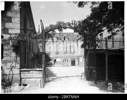 Hôpital de la Pitié-Salpétrière - façade sur cour - Paris 13 - Médiathèque de l'architecture et du patrimoine - Banque D'Images