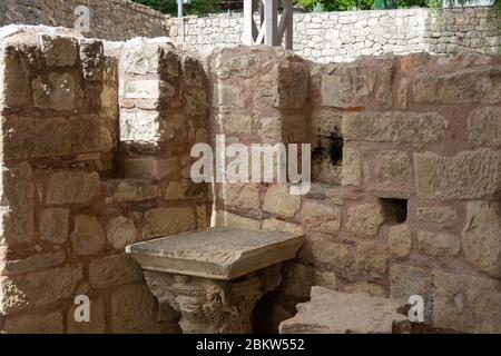 Intérieur de l'ancienne église grecque byzantine de Saint Nicolas le Wonderworker situé dans la ville moderne de Demre, province d'Antalya, Turquie Banque D'Images