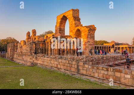 Complexe de Qutb Minar, Delhi, Inde Banque D'Images