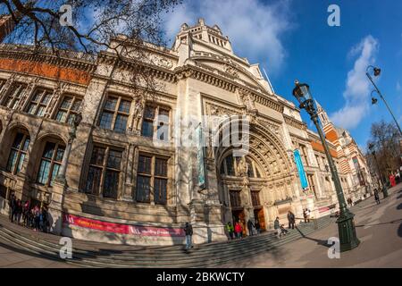 Victoria and Albert Museum, Kensington, Londres Banque D'Images