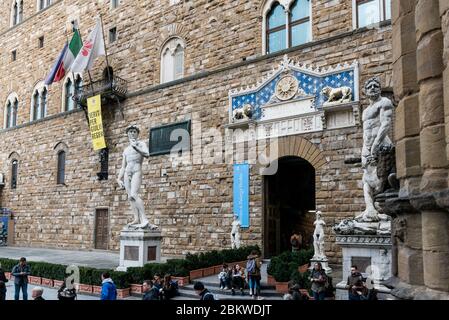 FLORENCE, ITALIE - 13, MARS 2018 : image horizontale de l'entrée du Palazzo Vecchio, un important musée de Florence, Italie Banque D'Images