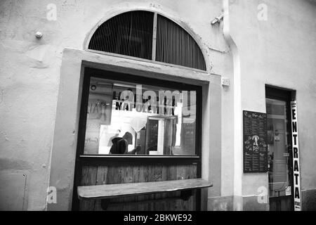 FLORENCE, ITALIE - 13, MARS 2018 : photo en noir et blanc de la pizzeria traditionnelle, un des repas principaux à Florence, Italie Banque D'Images