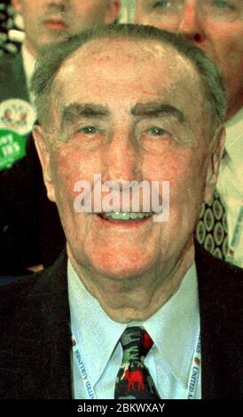 San Diego, CA - 12 août 1996 - le sénateur J. Strom Thurmond (R-SC)San Diego, CA - 12 août 1996 - le sénateur américain J. Strom Thurmond (républicain de Caroline du Sud), le plus ancien homme au Sénat américain, Au cours de la Convention nationale républicaine de 1996 au San Diego Convention Center de San Diego, Californie, le 12 août 1996. Il est né le 5 décembre 1902 à Edgefield, SC et se présente actuellement à la réélection aux élections de novembre 1996. S'il est élu, son mandat se termine un mois après son 100e anniversaire.Credit: Ron Sachs / CNP / MediaPunch Banque D'Images