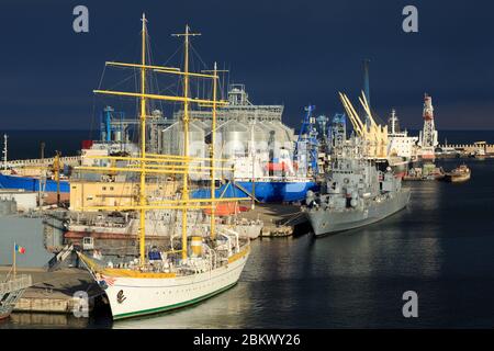 Bateau à voile de la marine roumaine Mircea, Constanta, région de Dobruja, Roumanie Banque D'Images