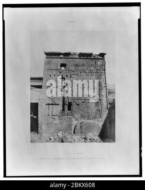 Ile de Fîleh (philae) - deuxième pylône - partie orientale vue de la plaque aérienne supérieure du premier pylôn, du point G - Félix Teynard. Banque D'Images