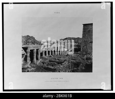 Ile de Fîleh (philae) - colonnade, pylône et première cataracte vus du point R - Félix Teynard phot. Banque D'Images