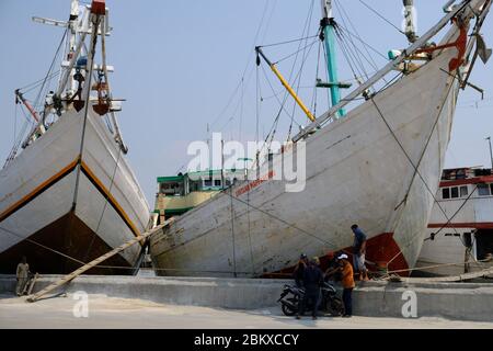 Jakarta Indonésie - vieux port Sunda Kelapa navires en bois Banque D'Images