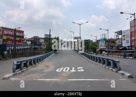 Kolkata, Inde. 05e mai 2020. Situation de verrouillage au pont de connexion de Kolkata Strand Road. (Photo de Suraranjan Nandi/Pacific Press) crédit: Pacific Press Agency/Alay Live News Banque D'Images