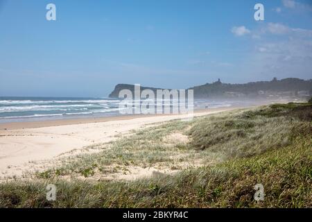 Lennox Head et Seven Mile Beach en Nouvelle-Galles du Sud, un jour d'été, en Australie Banque D'Images