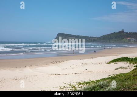 Lennox Head et Seven Mile Beach en Nouvelle-Galles du Sud, un jour d'été, en Australie Banque D'Images