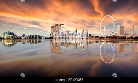 Horizon de Singapour avec gratte-ciel - Marina Bay Banque D'Images