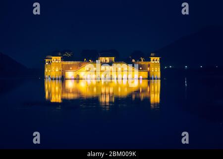 Jal Mahal Palais d'eau. Jaipur, Rajasthan, Inde Banque D'Images