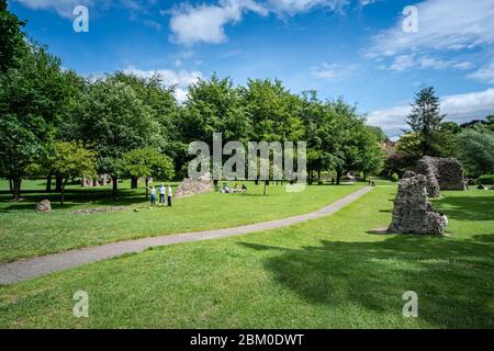 Bury St Edmunds, Angleterre - Mai 31 2019 : ruines de l'abbaye de Bury St Edmunds, l'un des sites historiques les plus importants du Suffolk. Banque D'Images