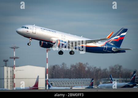 Le 29 octobre 2019, Moscou, Russie. Avion Airbus A320-200 Aeroflot - Russian Airlines à l'Aéroport de Sheremetyevo à Moscou. Banque D'Images