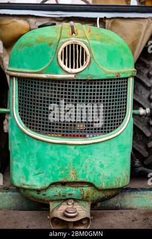 grille du radiateur du tracteur Banque D'Images