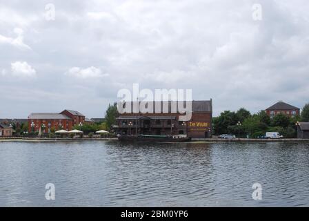 Atlantic Wharf Quayside The Wharf, Atlantic Wharf, 121 Schooner Way, Cardiff, CF10 Pub Restaurant Banque D'Images